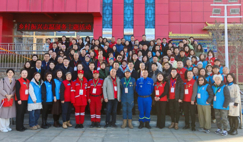 合影.png